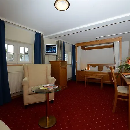 Hotel Blaue Ecke 3*