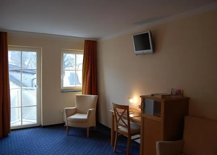 Blaue Ecke 3* אדנאו